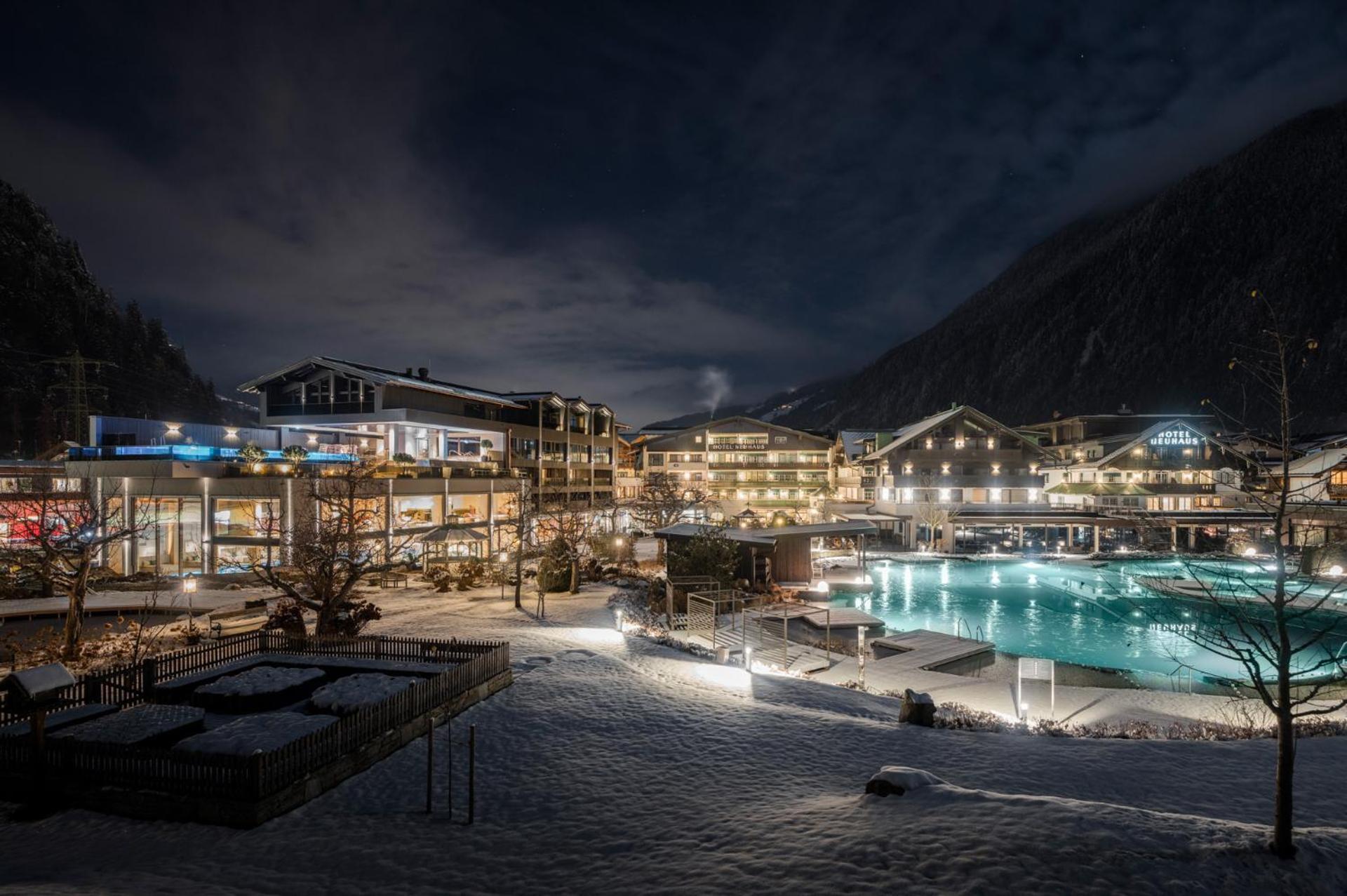 Neuhaus Zillertal Resort Mayrhofen Bagian luar foto